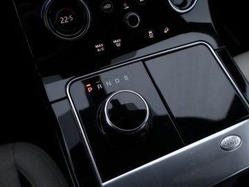 Land Rover Range Rover Velar SUV 2.0 SD4 240KM 2018 Land Rover Range Rover Velar D240, Salon Polska, zdjęcie 11