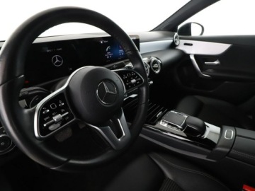 Mercedes Klasa A W177/V177 Hatchback 1.5 180d 116KM 2018 Mercedes A 180 180d Progressive Automat Nawigacja, zdjęcie 13