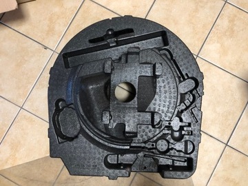 Вкладыш запасного колеса 9671574380 Citroen C4 DS4