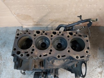 TOYOTA COROLLA E12 VERSO 2,0 D4D MOTOR BLOK HŘÍDEL 2001 - 2003 ROK