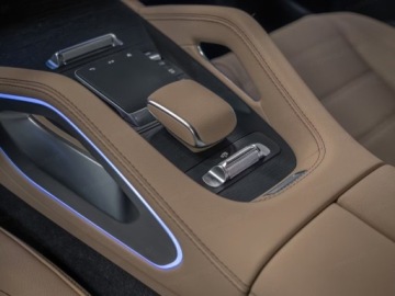 Mercedes GLE V167 SUV Facelifting 3.0 450d 367KM 2026 MERCEDES-BENZ GLE 450 d 4-Matic AMG Line 3.0 (367KM) 2026, zdjęcie 11