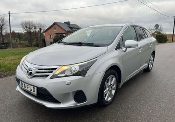Toyota Avensis III Wagon Facelifting 2015 1.6 Valvematic 132KM 2016 Toyota Avensis 1,6 Benz. 132 KM, Zadbany 1.6 Benzyna 132KM