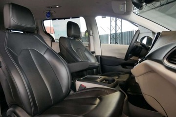 Chrysler Pacifica II 3.6 V6 291KM 2023 Chrysler Pacifica 18tys.km TouringL Polift Pentastar 3.6L V6 7os. 291KM St, zdjęcie 8