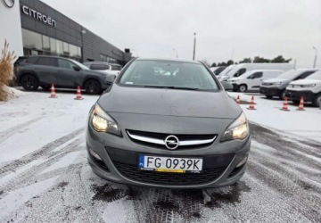 Opel Astra J Sedan 1.4 Turbo ECOTEC 140KM 2019 Opel Astra Opel Astra 1.4 Benzyna 140KM, zdjęcie 1
