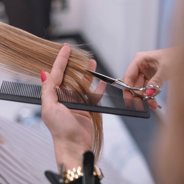 Парикмахерский набор НОЖНИЦЫ ПАРИКМАХЕРСКИЕ НАСАДКИ ДЛЯ РАСЧЕСКИ ЗАЖИМЫ ЧЕХОЛ