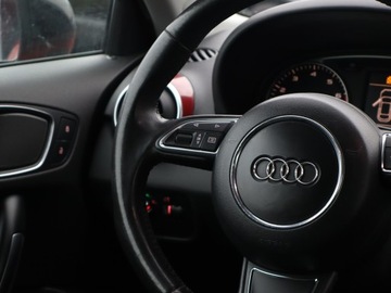 Audi 2010 Audi A1 1.4 TFSI, Salon Polska, Skóra, Xenon, zdjęcie 19