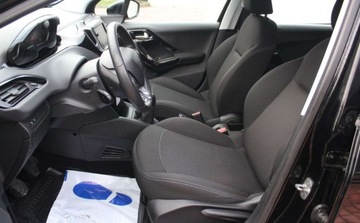 Peugeot 208 I Hatchback 5d Facelifting 1.2 PureTech 82KM 2016 Peugeot 208 Style Niski Przebieg Gwarancja 1.2 Benzyna 82KM, zdjęcie 9