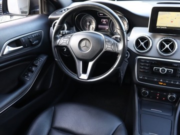 Mercedes GLA I Off-roader 2.1 220 CDI 170KM 2014 Mercedes GLA GLA 220 CDI 4MATIC, 167 KM, 4X4, zdjęcie 6