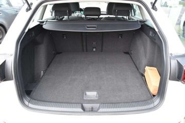 Volkswagen Golf VIII Variant 2.0 TDI 150KM 2022 Volkswagen Golf SalonPL TDI 150KM DSG Pakiety SideAssist Czujniki ACC ALU, zdjęcie 33