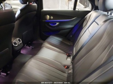 Mercedes Klasa E W213 2022 Mercedes-Benz Klasa E 2022r, 4Matic, 2.0L 2.0 Benzyna 255KM, zdjęcie 11