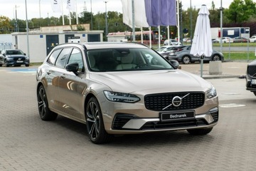 Volvo V90 II Plug-In Facelifting 2.0 T8 Plug-In Hybrid 455KM 2025 Volvo V90 Ultra Dark T8 AWD Plug-in hybrid (310 +, zdjęcie 4