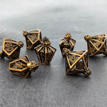 НАБОР МОЛОТОВА ИЗ 7 МЕТАЛЛИЧЕСКИХ КУБИКОВ ДЛЯ РПГ