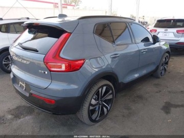 Volvo XC40 2023 Volvo XC 40 B5 Ultimate Dark Theme 2023 2.0l 2.0 Benzyna 247KM, zdjęcie 5