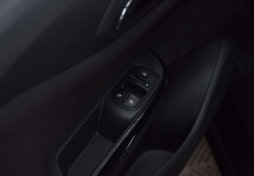 Opel Corsa E Hatchback 3d 1.4 Turbo 100KM 2017 Opel Corsa Polski salon _ 1.4 benzyna 101 KM 1.4 Benzyna 100KM, zdjęcie 17