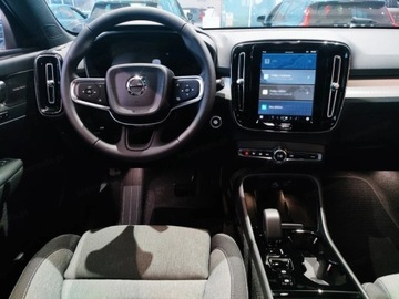 Volvo XC40 Crossover Facelifting 2.0 B3 163KM 2025 VOLVO XC40 B3 Plus Dark Suv 2.0 (163KM) 2025, zdjęcie 7