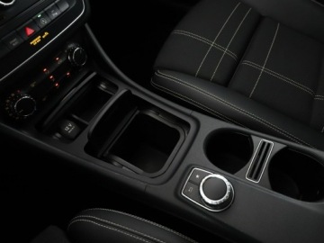 Mercedes GLA I Off-roader 1.6 200 156KM 2016 Mercedes GLA 200 automat full LED navi klima auto, zdjęcie 27