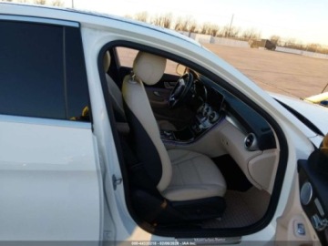 Mercedes Klasa C W206 2021 Mercedes-Benz Klasa C 300 Sedan 2021 2.0 Benzyna 255KM, zdjęcie 9