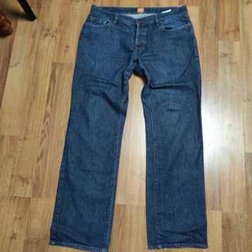 HUGO BOSS BO1 SPODNIE JEANS 36/34