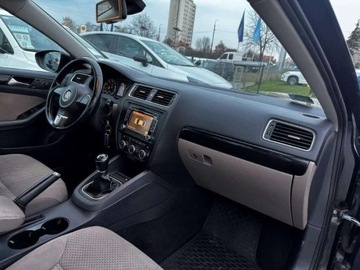 Volkswagen Jetta VI Sedan Facelifting 1.4 TSI 125KM 2014 Volkswagen Jetta VATmarza Salon PL pelen serwis ASO od Dealera LED, zdjęcie 10