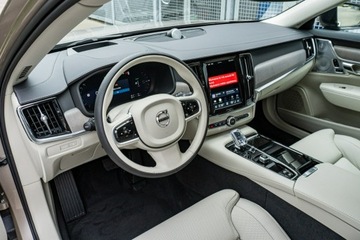 Volvo V90 II Plug-In Facelifting 2.0 T8 Plug-In Hybrid 455KM 2025 Volvo V90 Ultra Dark T8 AWD Plug-in hybrid (310 +, zdjęcie 13