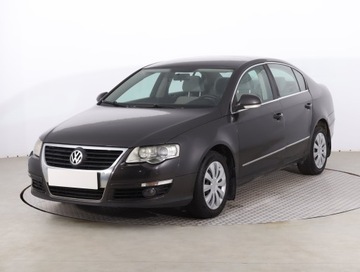 Volkswagen Passat B6 Sedan 2.0 TDI 140KM 2008 VW Passat 2.0 TDI, Salon Polska, Klima, zdjęcie 1