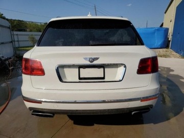 Bentley Bentayga 2017 Bentley Bentayga 2017 W12 AWD 6.0 Benzyna 600KM, zdjęcie 2