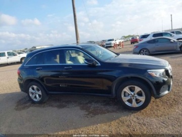 Mercedes GLC C253 2018 Mercedes-Benz GLC 2018 r., 2,0L 300 4MATIC 2.0 Benzyna 241KM, zdjęcie 13
