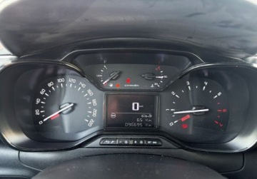 Citroen C3 III Hatchback 1.2 PureTech 82KM 2018 Citroen C3 1.2 PureTech 83KM MT5 Feel Salon PL ASO I-wszy wlasciciel 1.2, zdjęcie 13