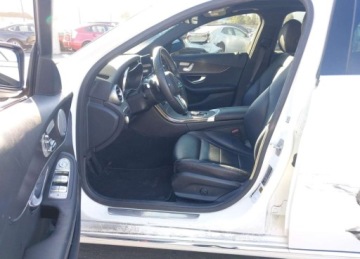 Mercedes Klasa C W205 Kabriolet Facelifting 2.0 300 258KM 2019 Mercedes-Benz Klasa C MERCEDES-BENZ C 300 2.0 Benzyna 259KM, zdjęcie 7