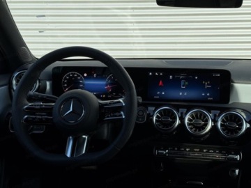 Mercedes Klasa A W177/V177 Hatchback Facelifting 2.0 220 190KM 2025 A Klasa 220 4-Matic AMG Line 2.0 (190KM) 2025, zdjęcie 7