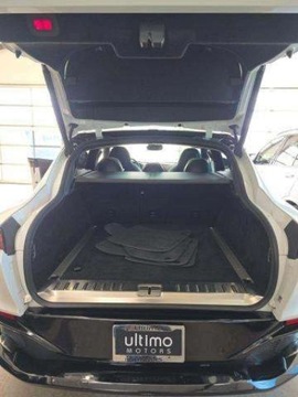 Aston Martin DBX 2021 Aston Martin DBX 2021. 4.0 Benzyna 542KM, zdjęcie 13