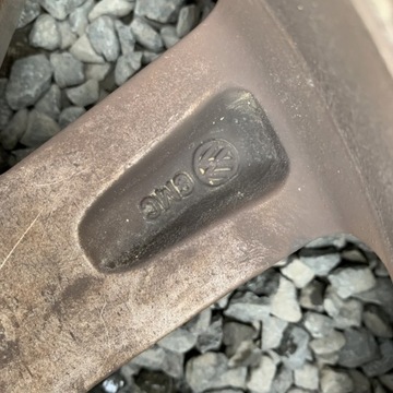 KOLA PNEUMATIKY 8,3MM 2024R RÁFKY HLINÍK 215/60R16 VW PASSAT B8 3G 16R