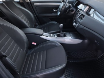 Renault Laguna III Hatchback Phase II 2.0 dCi 130KM 2013 Renault Laguna 2.0 DCi, Navi, Klima, Klimatronic, zdjęcie 8