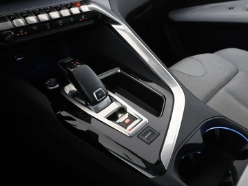 Peugeot 3008 II Crossover 1.2 PureTech 130KM 2018 Peugeot 3008 automat panorama full LED jasne, zdjęcie 31