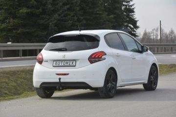 Peugeot 208 I Hatchback 5d Facelifting 1.2 PureTech 82KM 2018 Peugeot 208 1.2 Benzyna Style gwarancja przebiegu, zdjęcie 8