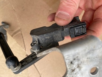BMW SENZOR UROVNÁVÁNÍ 6895467 X5 G05 X3 G03 X6 G07 6879040 PRAVÝ
