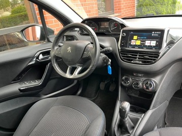 Peugeot 208 I Hatchback 5d Facelifting 1.2 PureTech 82KM 2018 Peugeot 208 1.2 benzyna 83 KM nawigacja LED zarej w PL zadbany zamia, zdjęcie 6