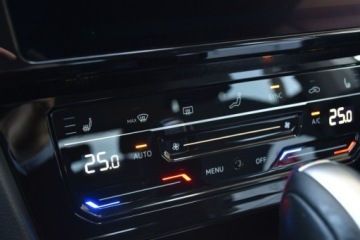 Volkswagen Arteon Fastback Facelifting 2.0 TSI 280KM 2021 Volkswagen Arteon SalonPL 280KM 4x4 DSG Pakiety podgrz.FoteleKier Kamera, zdjęcie 24