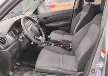 Suzuki Vitara III SUV 1.6 VVT 120KM 2016 Suzuki Vitara 2016r, 1.6 Benzyna. Uszkodzony tyl i lekko przod. Jezdzi., zdjęcie 6