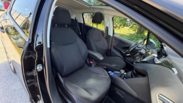 Peugeot 208 I Hatchback 5d Facelifting 1.2 PureTech 110KM 2019 Peugeot 208 Raty 1.2 benz 110 KM Automat 45Tys km automat Panorama Navi G, zdjęcie 13