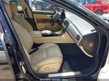 Jaguar XF I Sedan Facelifting 5.0 V8 385KM 2012 Jaguar XF 2012 Jaguar XF 4dr Sdn 5.0 Benzyna 385KM, zdjęcie 4