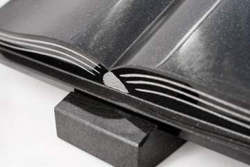 Гранитная надгробная книга с гравировкой 60x40x5 см + клин
