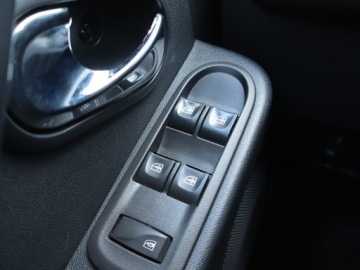 Dacia Duster I SUV Facelifting 1.2 TCe 125KM 2014 Dacia Duster 1.2 TCe, Skóra, Navi, Klima, zdjęcie 12