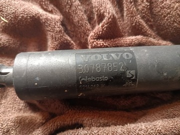 TLUMIČ VZPĚRA/TLAKOVAČ KRYT KRYTU KUFRU VOLVO C70 2006-2013R.