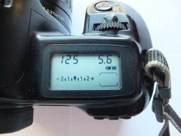 Canon EOS 1000 F + Canon EF 35-80 mm f4-5.6 - sprawny