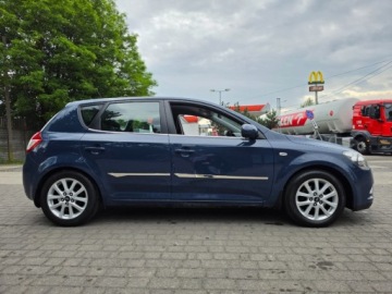 Kia Ceed I Hatchback 1.4 109KM 2009 Kia Ceed 1.4 Benzyna 5-Drzwi Klimatyzacja Komplet Kol 1.4 Benzyna 109KM, zdjęcie 6