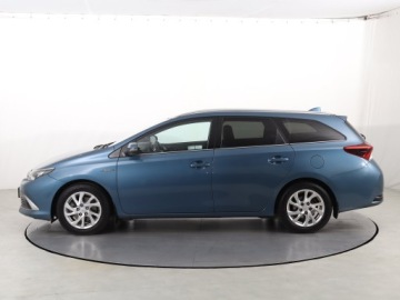 Toyota Auris II Touring Sports Facelifting 1.8 Hybrid 136KM 2017 Toyota Auris Hybrid, Salon Polska, Serwis ASO, zdjęcie 2