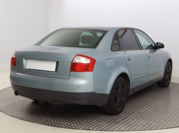 Audi A4 B6 Sedan 2.0 20V 131KM 2001 Audi A4 2.0, Automat, HAK, Klima, Klimatronic,ALU, zdjęcie 4
