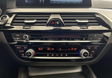 BMW Seria 5 F10-F11 Touring Facelifting 520d 190KM 2017 BMW Seria 5 BMW 520d Touring System nawigacji Professional Kamera cofania, zdjęcie 20