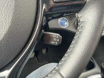 Toyota Yaris III Hatchback 5d Facelifting 2017 1.5 Hybrid 100KM 2019 Toyota Yaris Hybrid 100 Premium EU6 III (2011-2019, zdjęcie 18